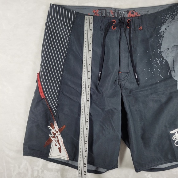 Da Hui Board Shorts Men's 40 Black Swim Trunks‎ Beach Pool Hawaiian Skull NWT - Picture 3 of 10